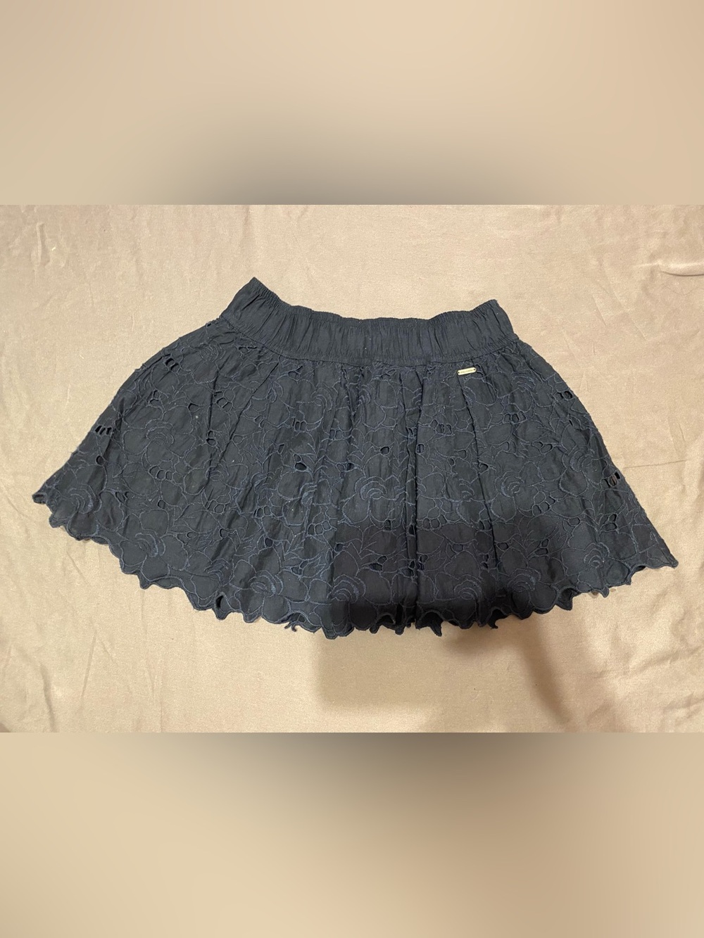 Abercrombie Kids navy blue floral lace stretch mini skirt, girls size XL